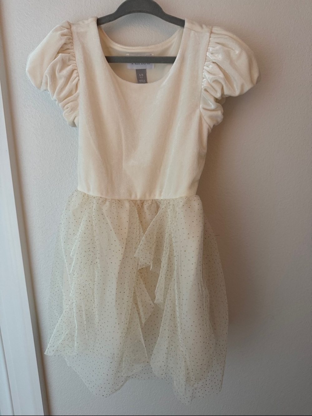 • The Children's Place • NWOT Cream Sparkle Tulle Party Dress Soze 5/6